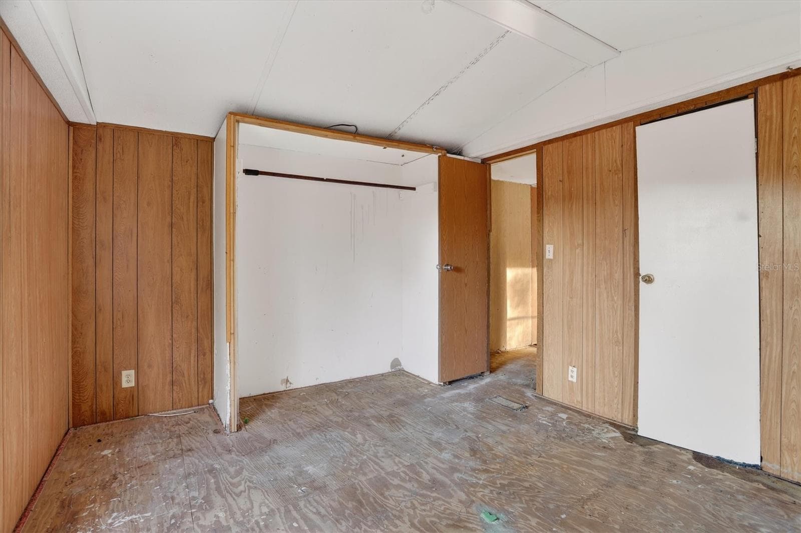 Manufactured Home at 18441 RIGSBY RD, SPRING HILL, photo 16 of 23