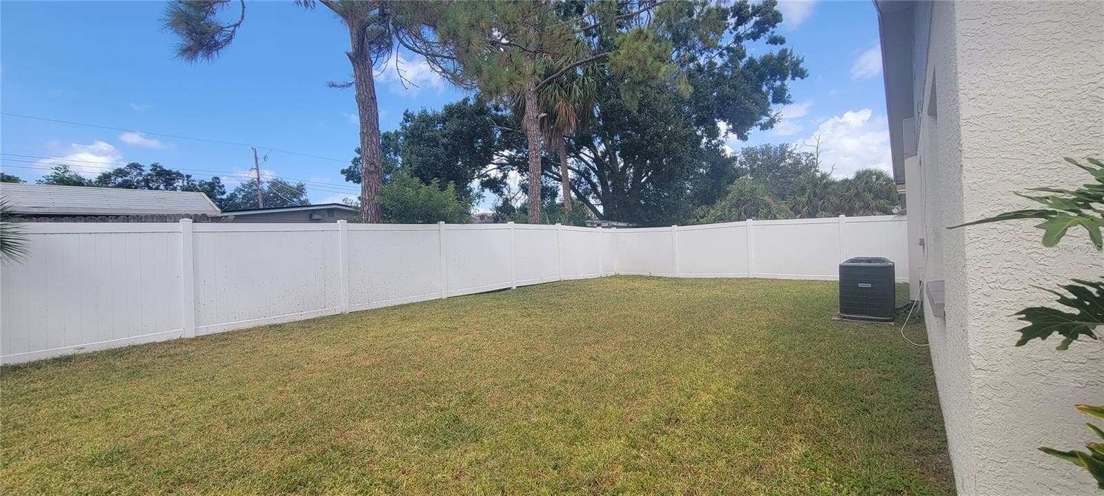 Duplex at 6627 S WEST SHORE BLVD, TAMPA, photo 12 of 22