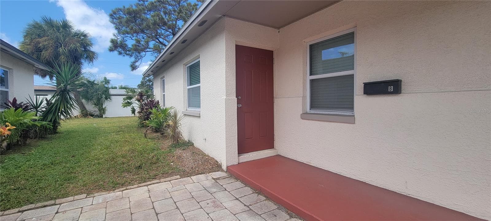 Duplex at 6625 S WEST SHORE BLVD, TAMPA, photo 2 of 23