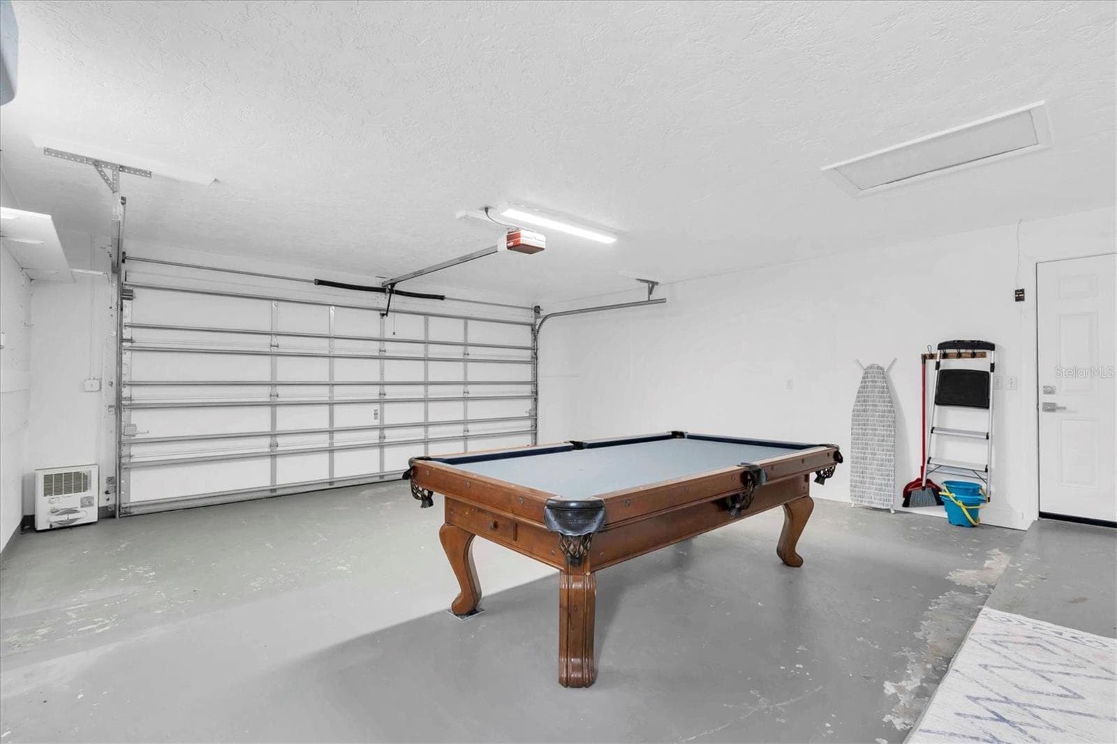 Oversized garage - 4200 46TH AVE S, ST PETERSBURG