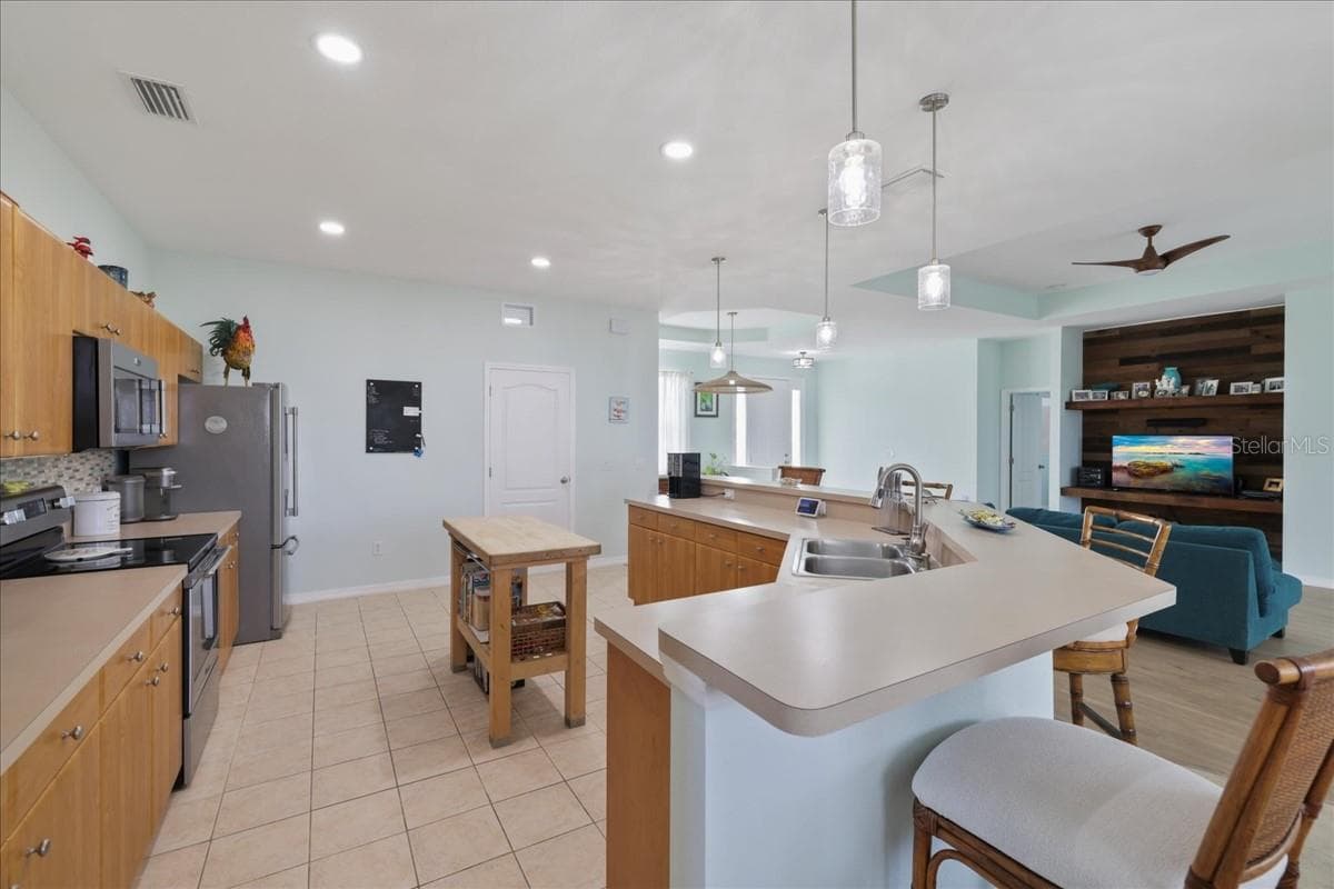 Single Family Residence at 8 ABAFT PL, PLACIDA, photo 9 of 45