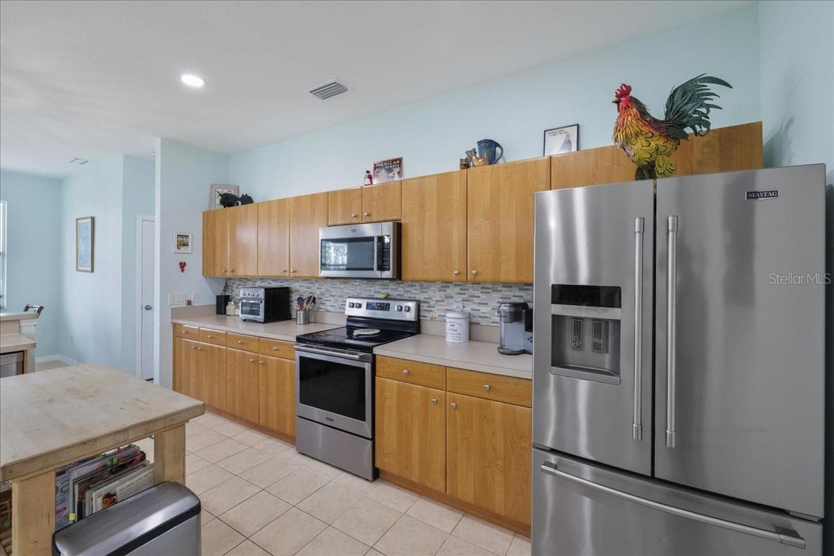 Single Family Residence at 8 ABAFT PL, PLACIDA, photo 12 of 45