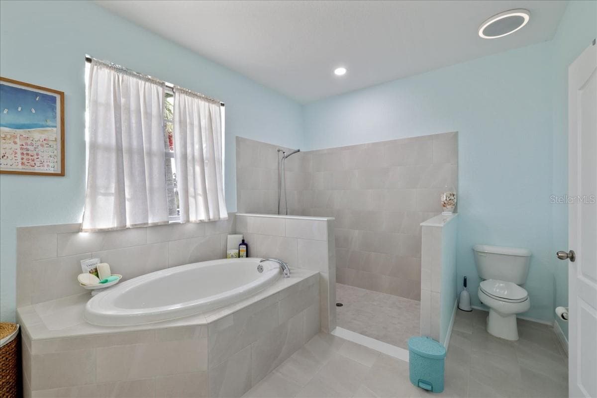 Single Family Residence at 8 ABAFT PL, PLACIDA, photo 18 of 45