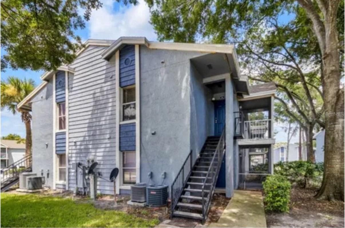 3827 BAY CLUB CIR #204