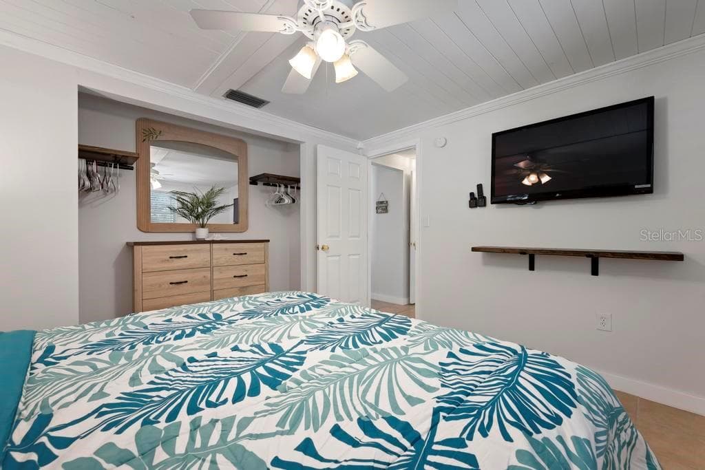 Pool Party North Guest Bedroom - 314 61ST ST, HOLMES BEACH