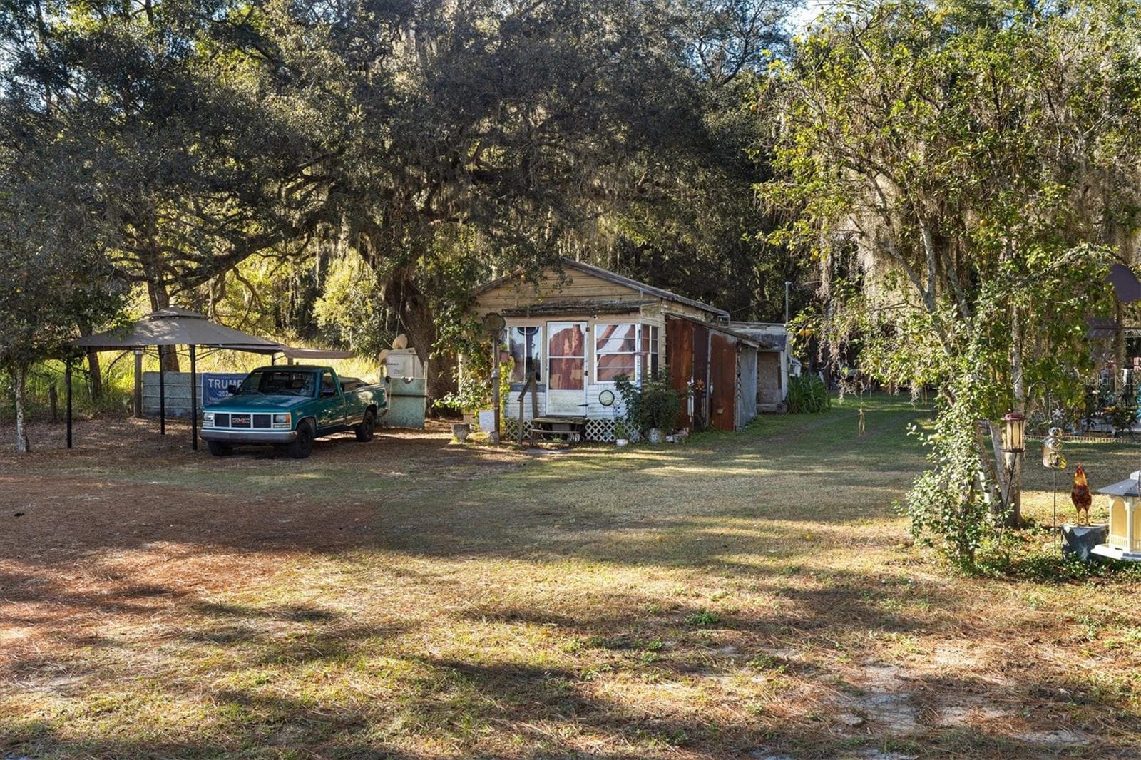 1582 S US 301