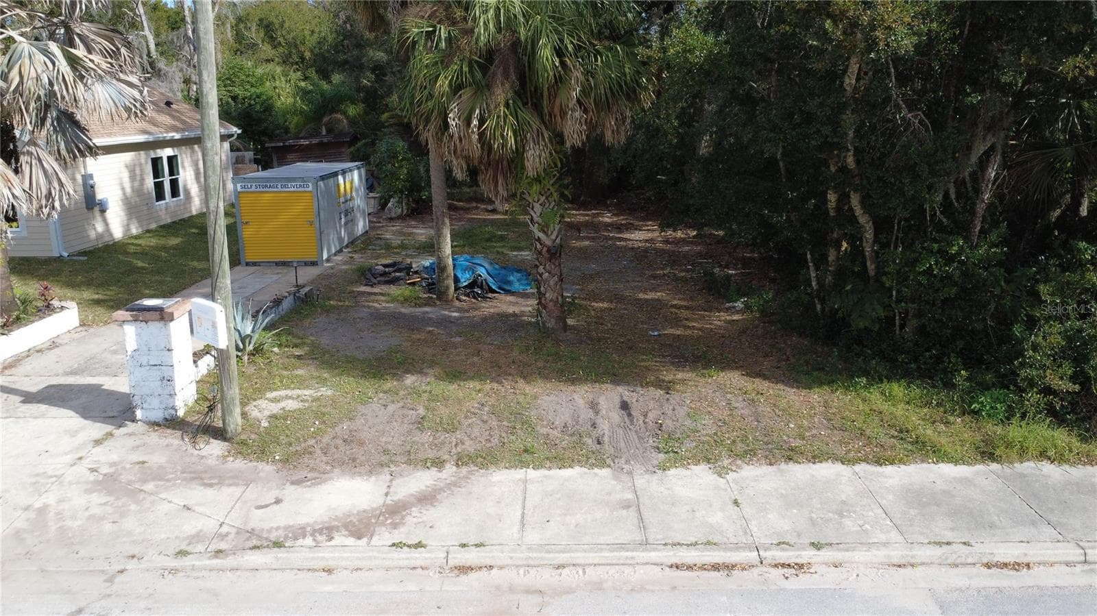 2735 HARRY T MOORE AVE