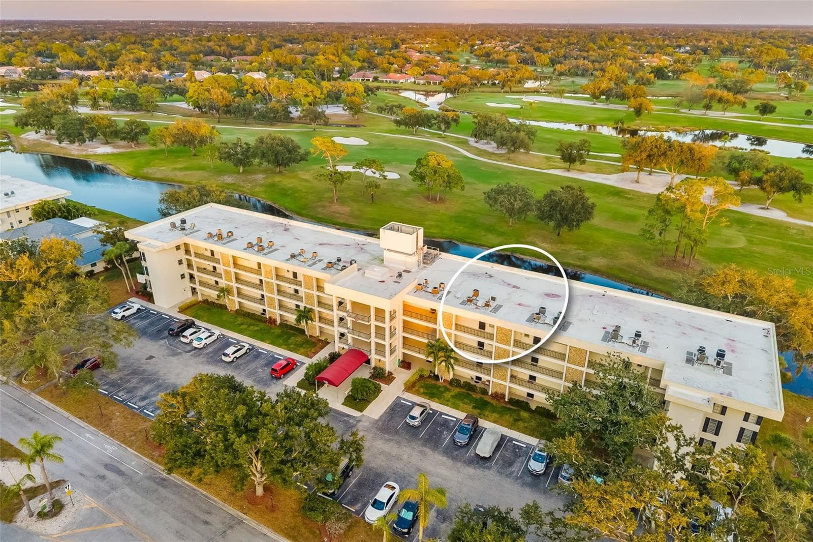 Condominium at 7461 W COUNTRY CLUB DR #404, SARASOTA, photo 3 of 48