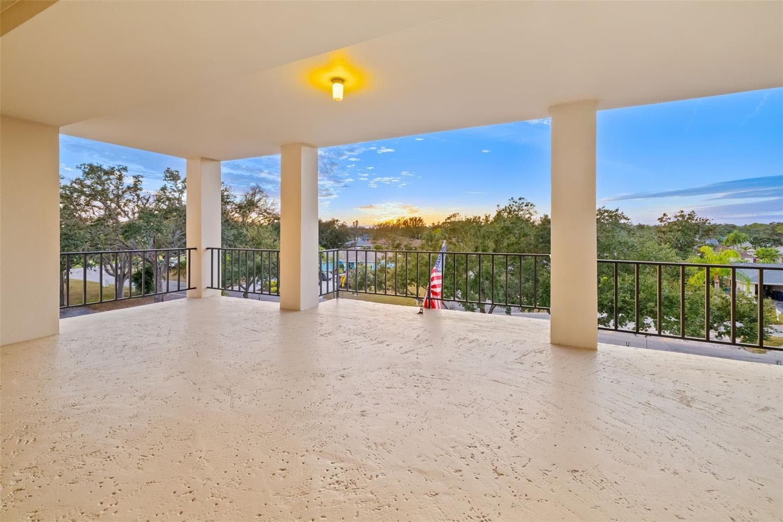 Condominium at 7461 W COUNTRY CLUB DR #404, SARASOTA, photo 6 of 48