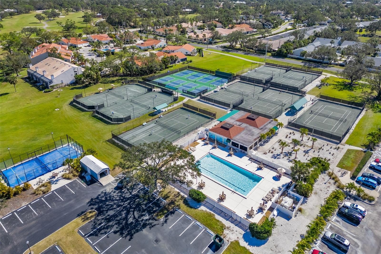 Condominium at 7461 W COUNTRY CLUB DR #404, SARASOTA, photo 43 of 48