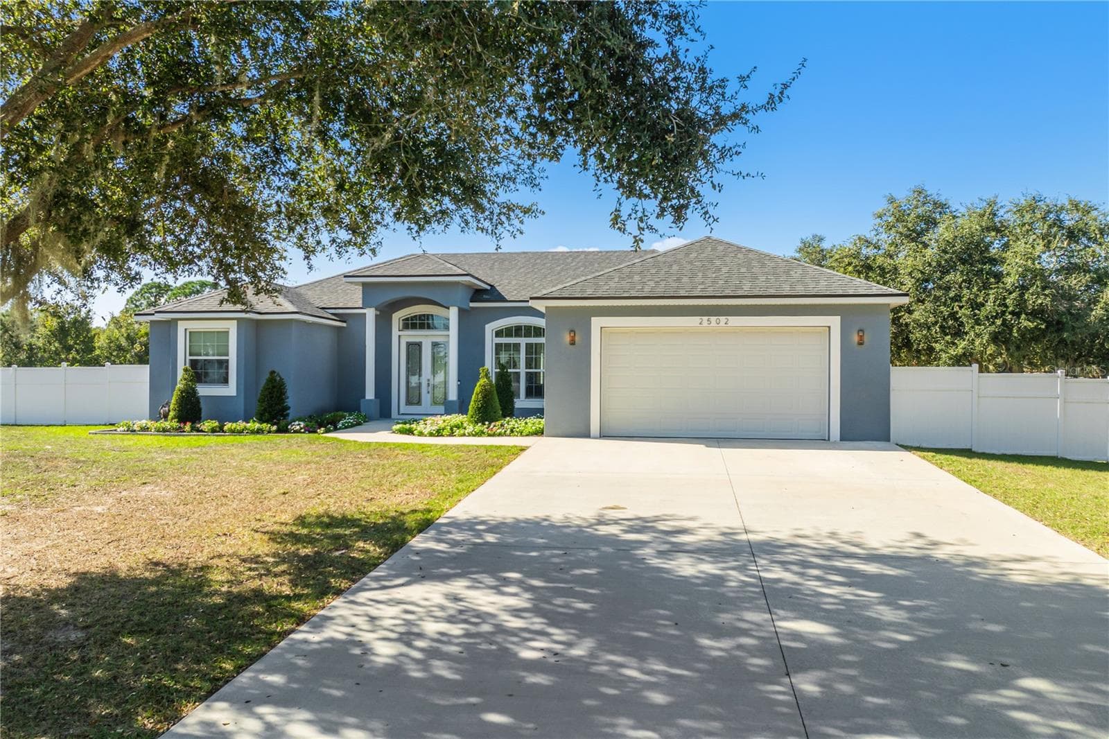 2502 LAKE FRONT DR