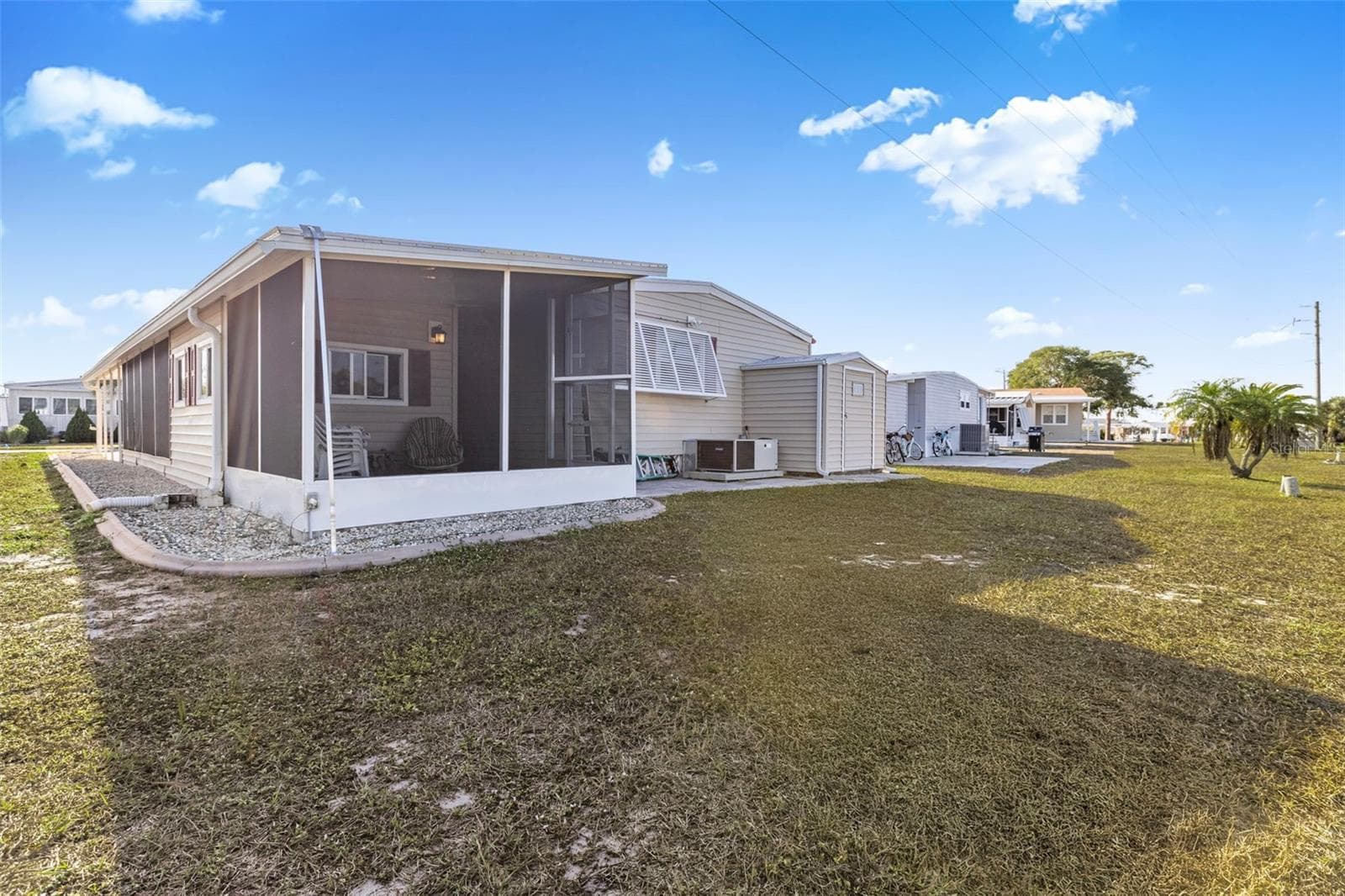 Manufactured Home at 320 LA COSTA, NORTH PORT, photo 27 of 75