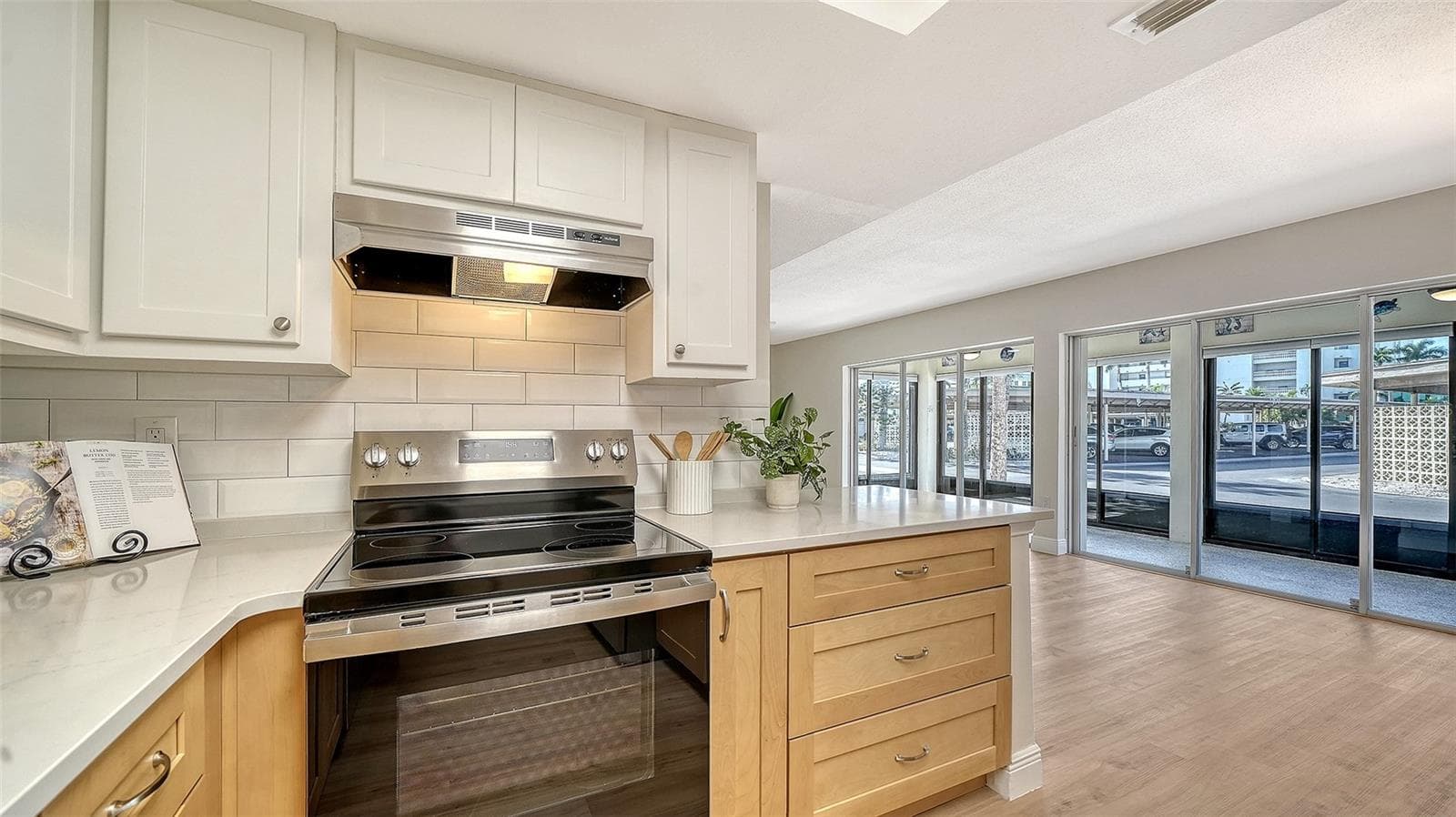 Small breakfast bar. - 101 WHISPERING SANDS DR #107, SARASOTA