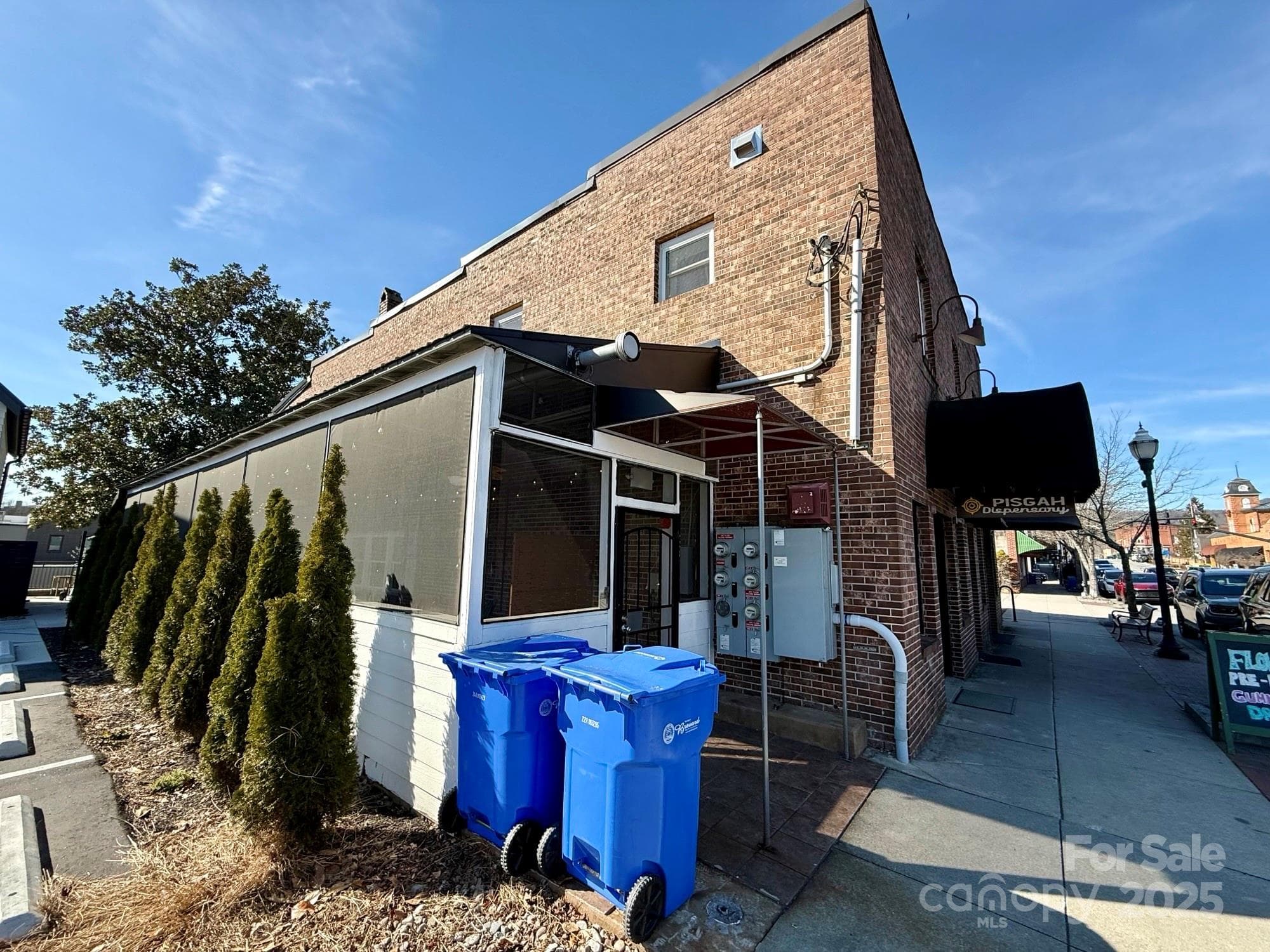 Side Patio - Brevard