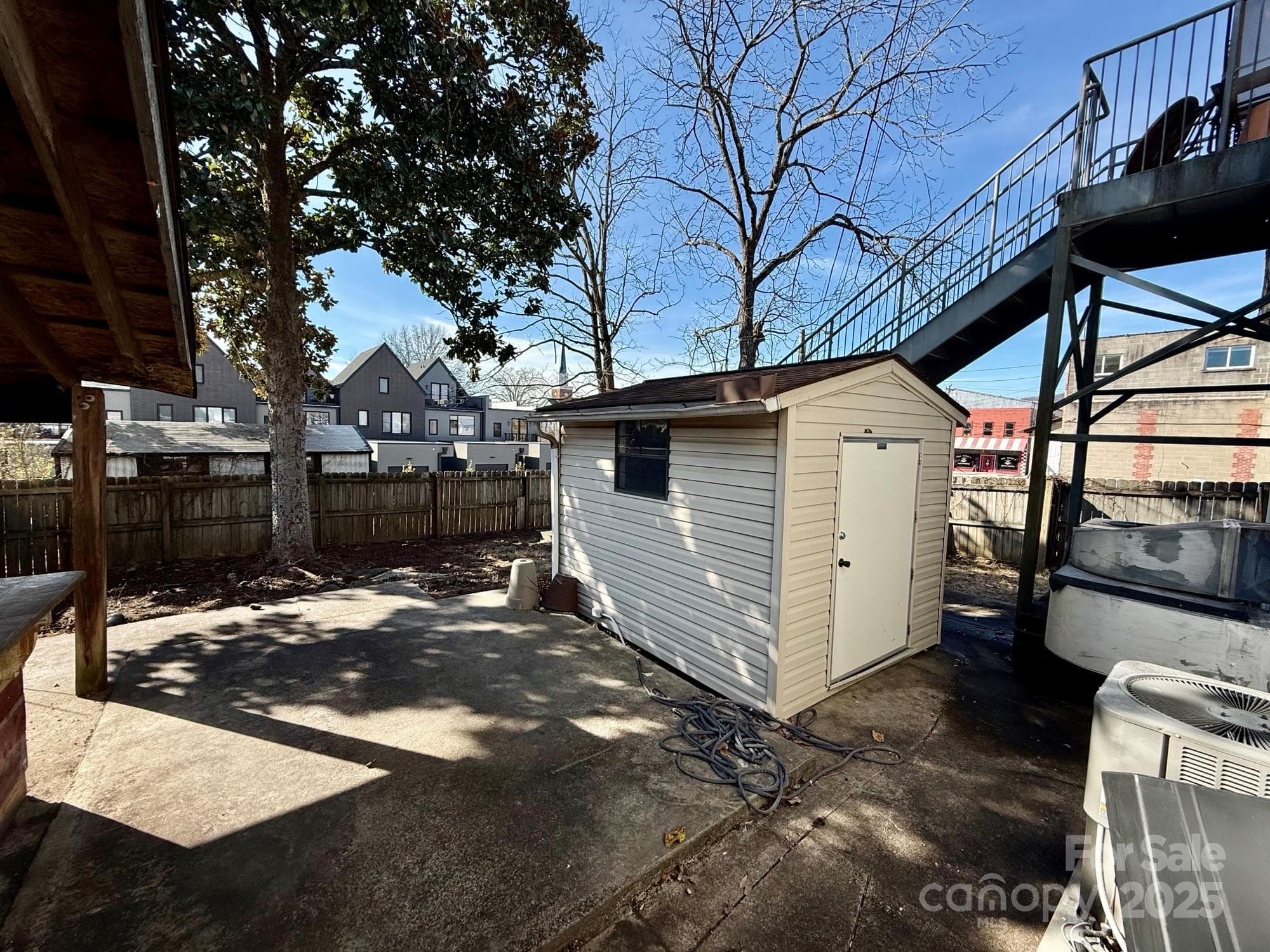 Fenced area - Brevard