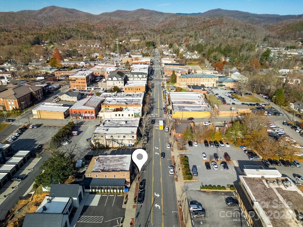 Perfect Location - Brevard