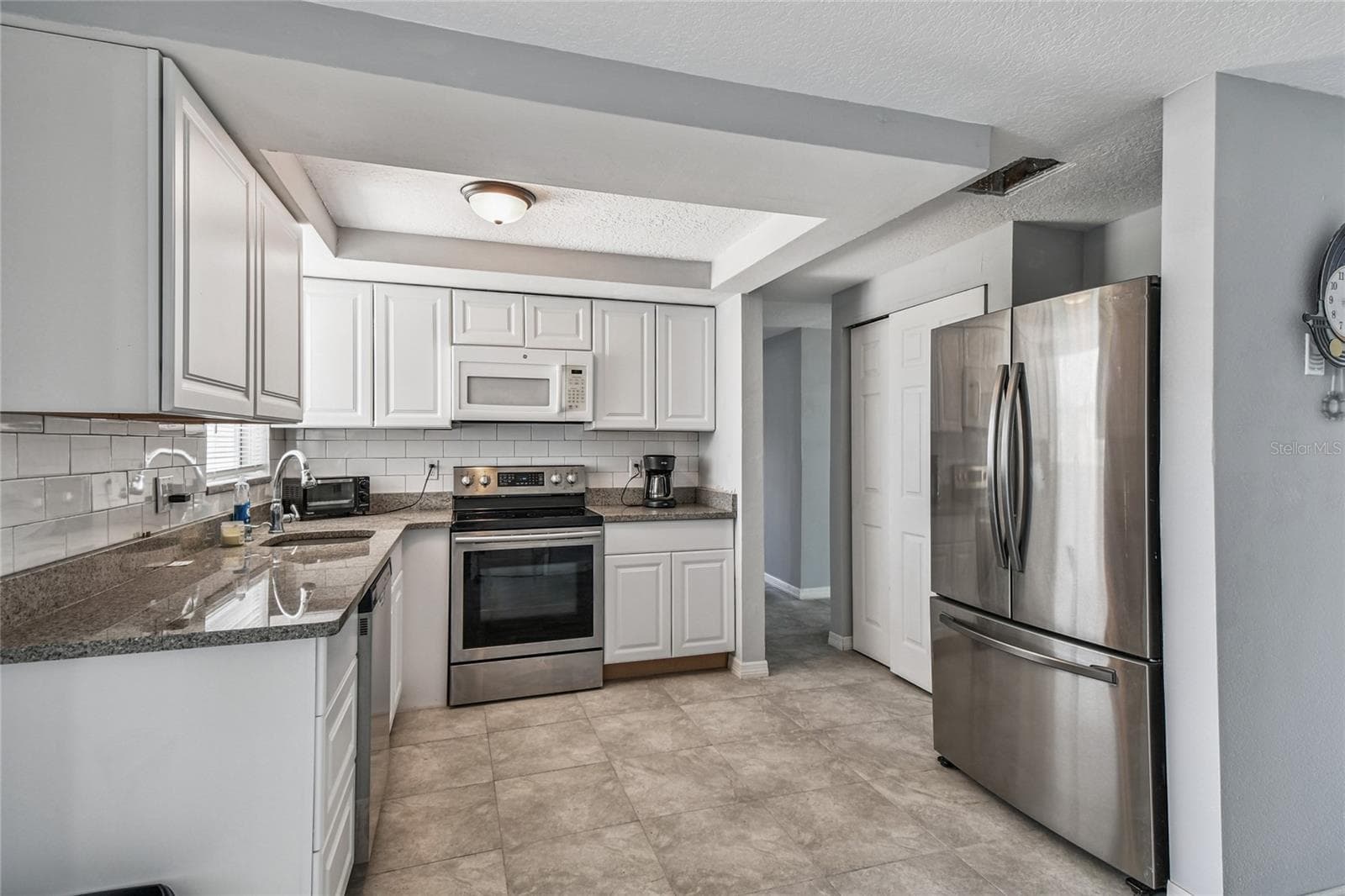 Single Family Residence at 13606 ALLYN DR, HUDSON, photo 13 of 47