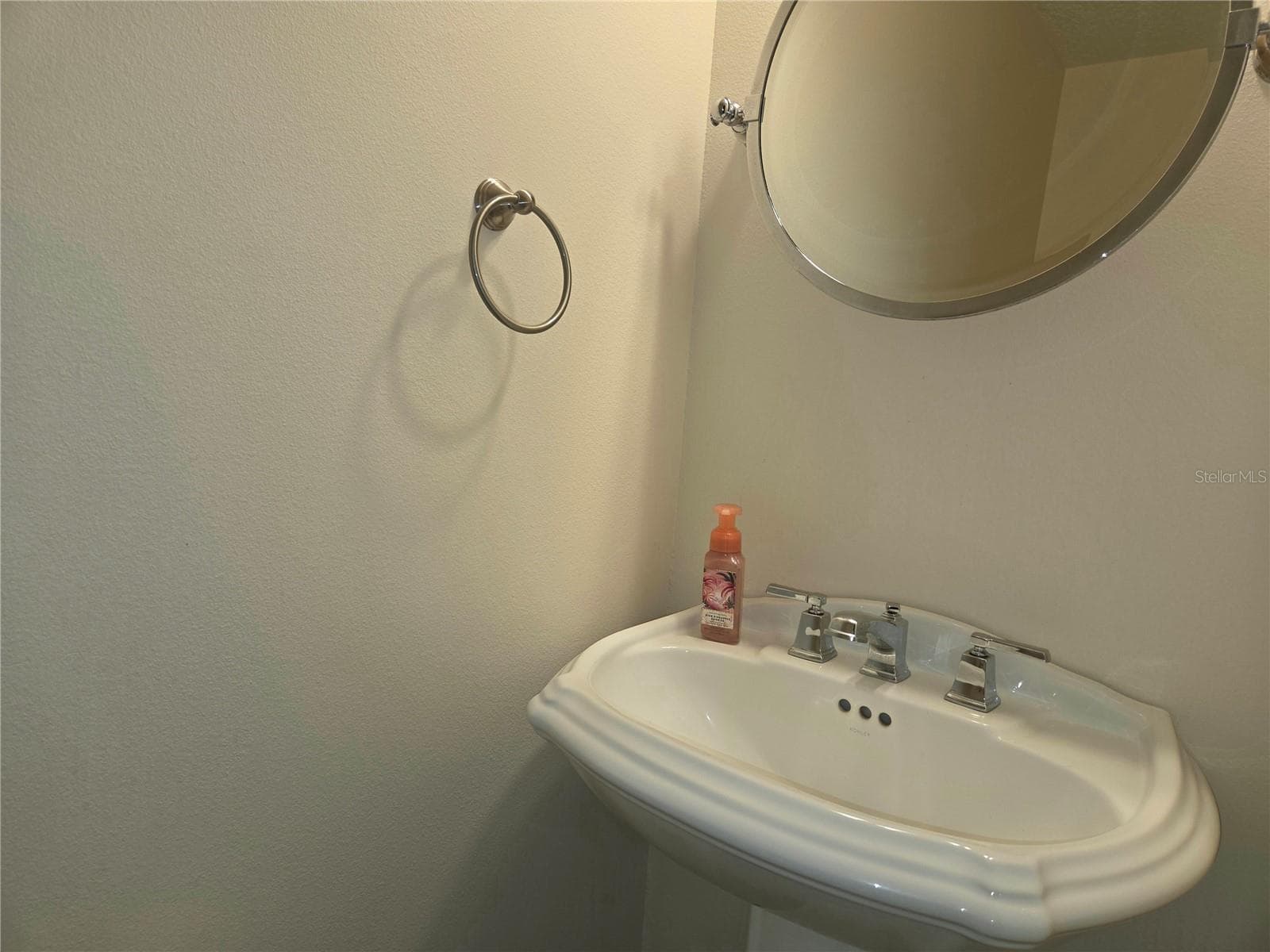 Hall Half Bath - 34041 HIGHLAND RD, LEESBURG