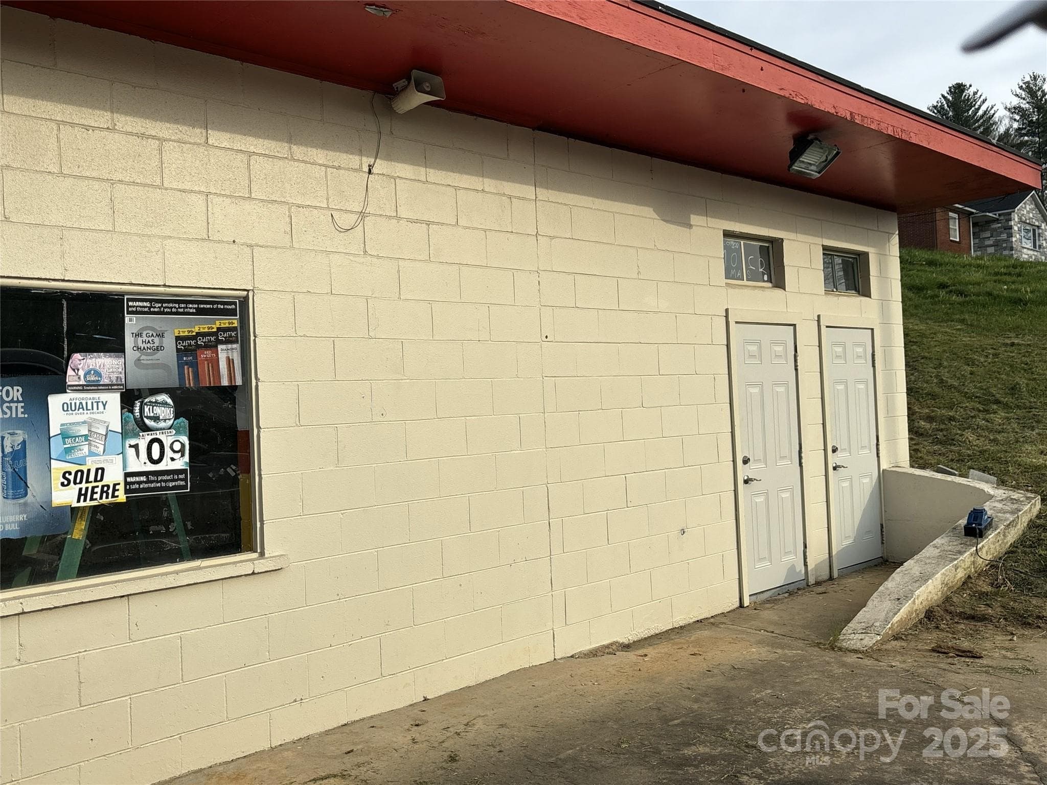 Gas Station with Convenience Store at Canton, photo 2 of 3