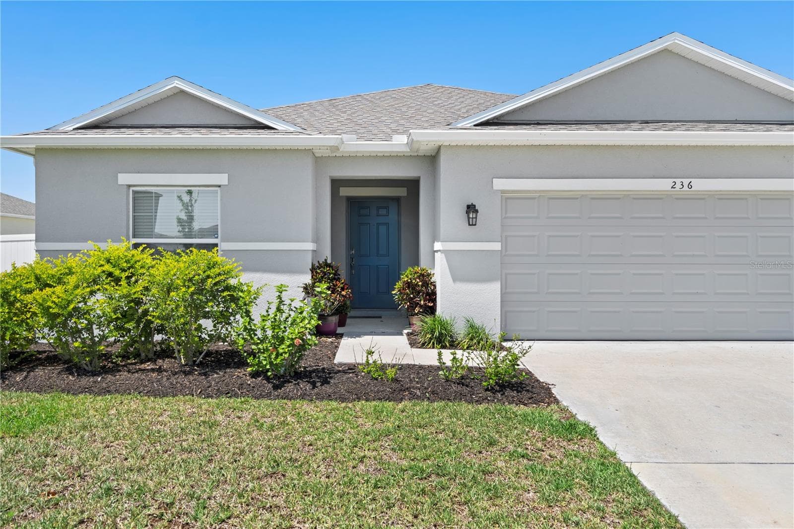 Single Family Residence at 236 AQUAMARINE LN, KISSIMMEE, photo 2 of 31