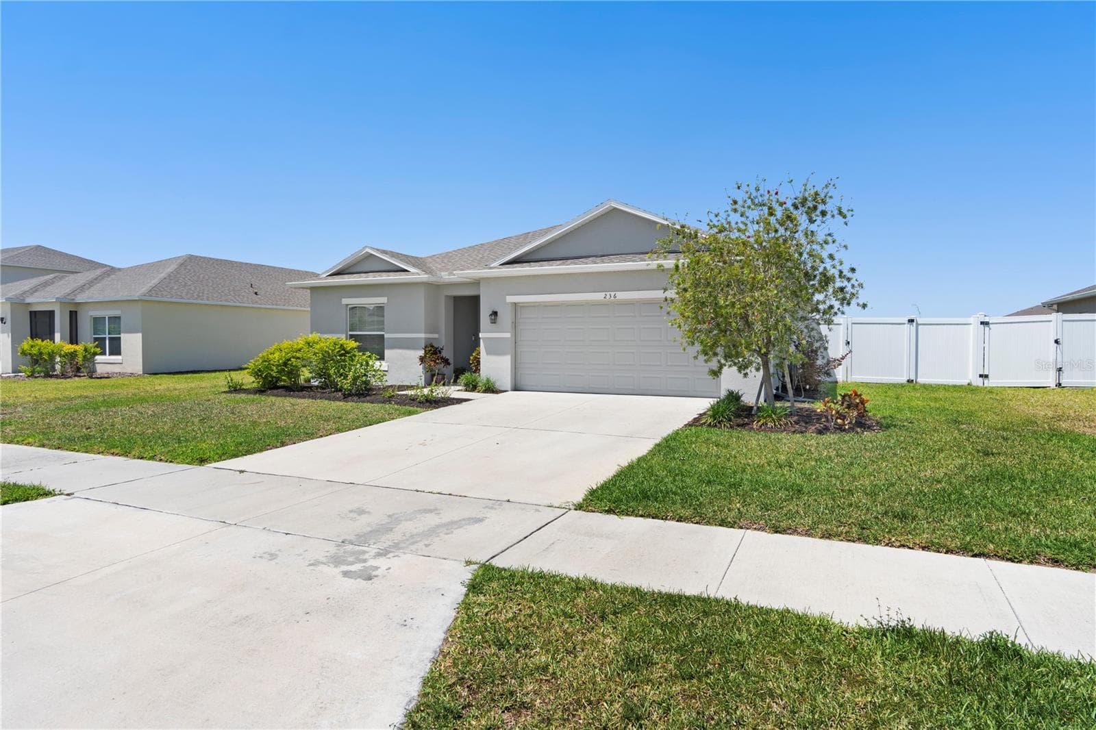 Single Family Residence at 236 AQUAMARINE LN, KISSIMMEE, photo 4 of 31