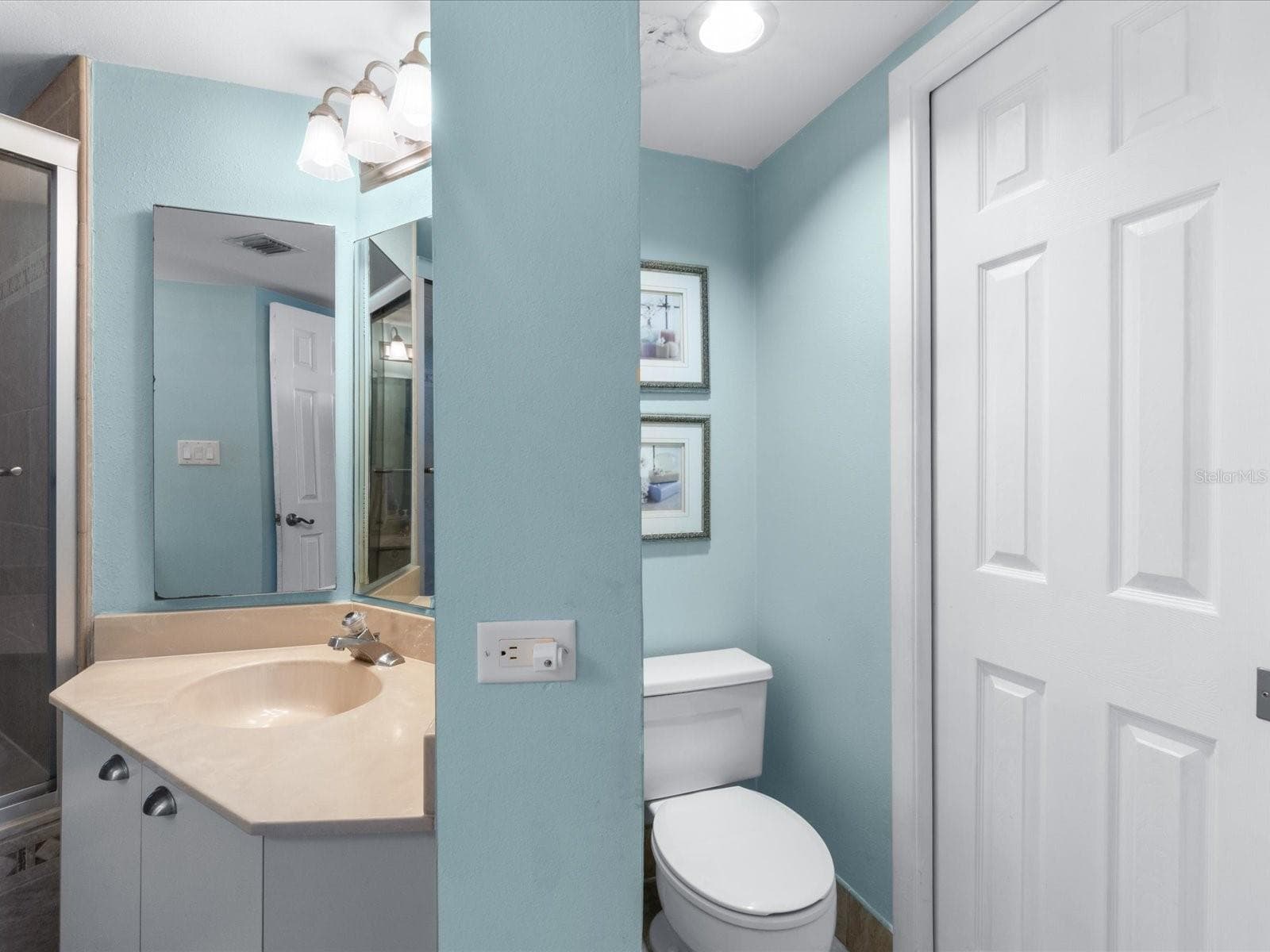 Condominium at 1290 GULF BLVD #903, CLEARWATER BEACH, photo 21 of 40