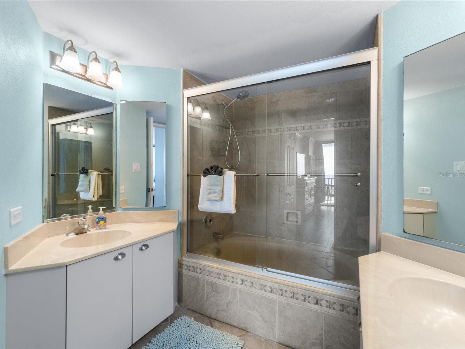 Condominium at 1290 GULF BLVD #903, CLEARWATER BEACH, photo 22 of 40