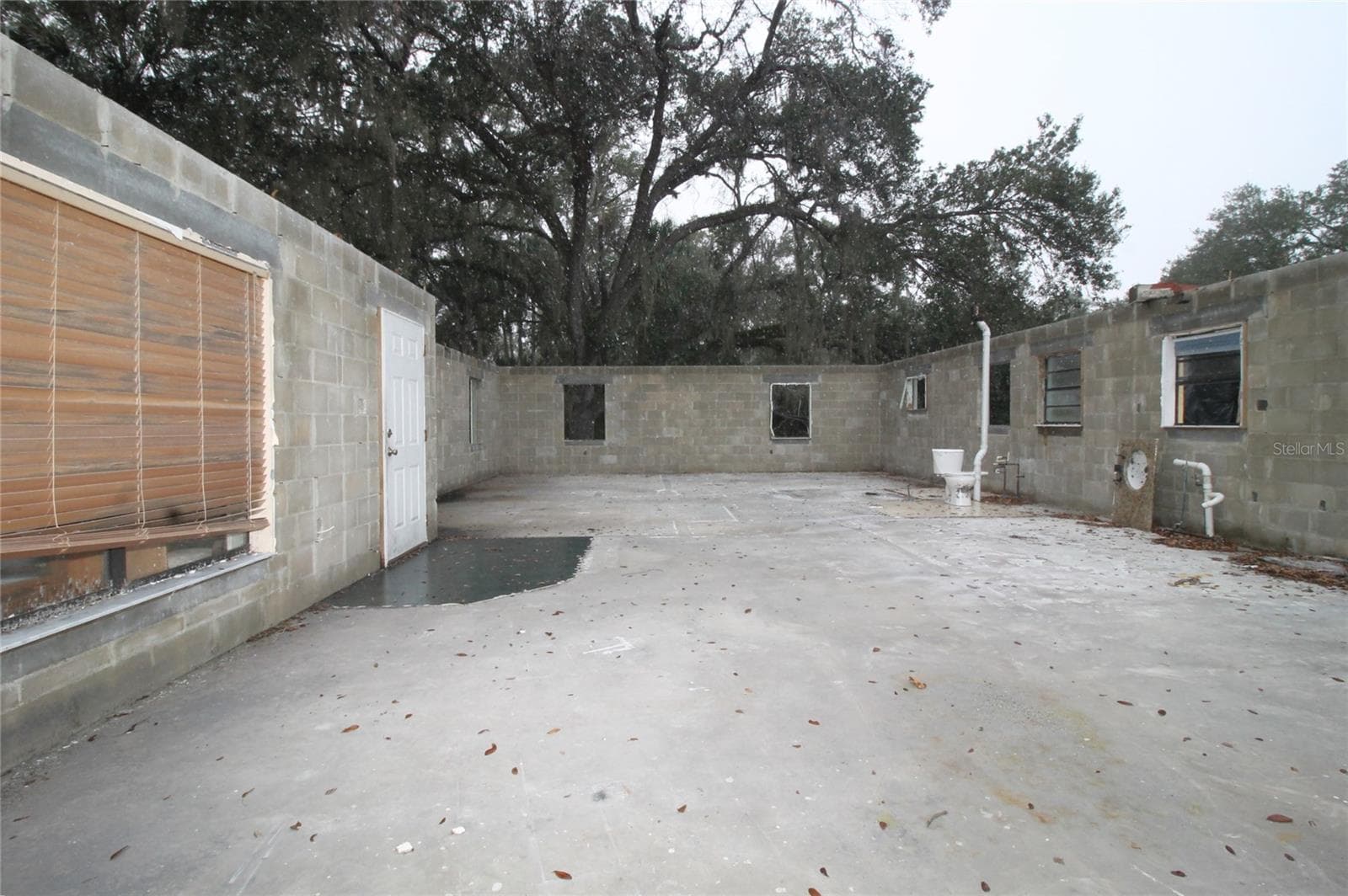 Single Family Residence at 8725 TREASURE ISLAND RD, LEESBURG, photo 5 of 28