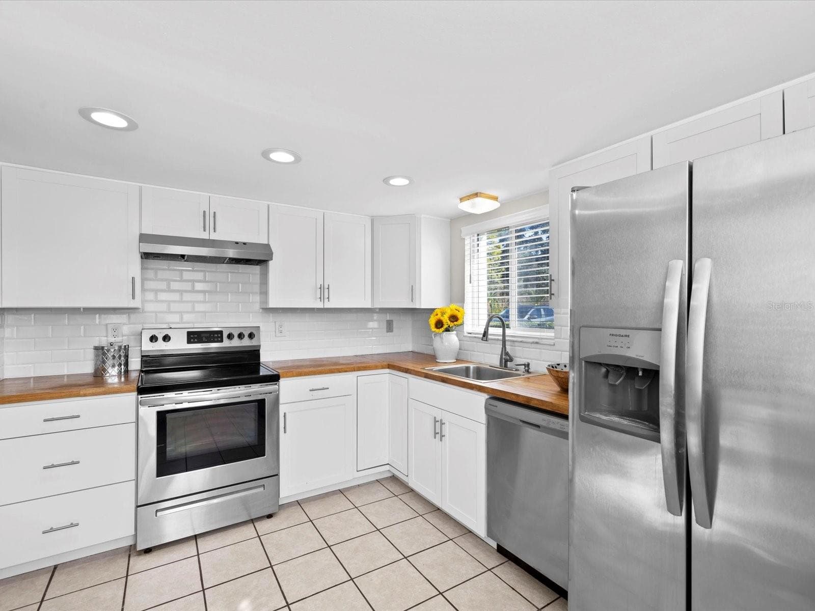 Condominium at 2737 ENTERPRISE RD E #111, CLEARWATER, photo 7 of 28