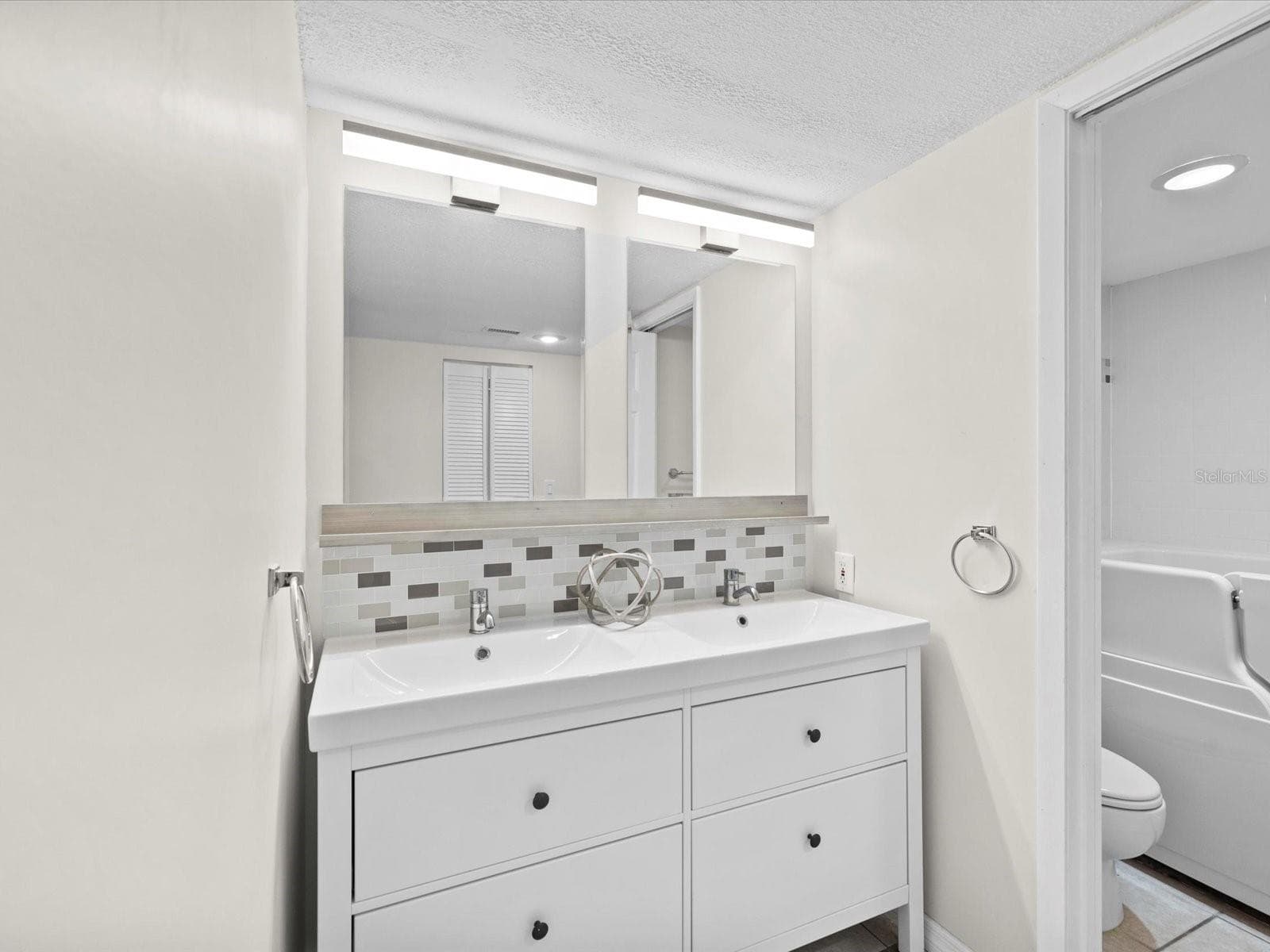 Condominium at 2737 ENTERPRISE RD E #111, CLEARWATER, photo 10 of 28