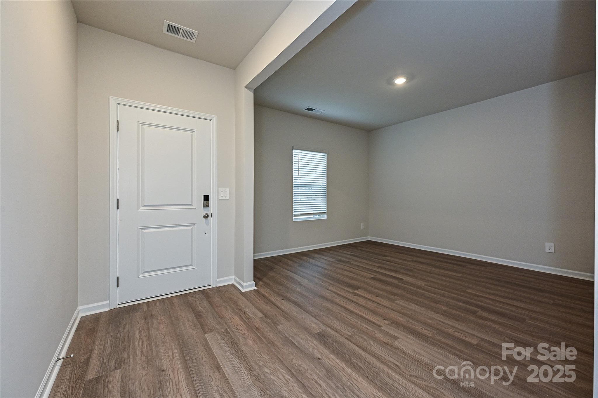 Single Family Residence at 2101 Sunflower Circle, Newton, photo 3 of 20