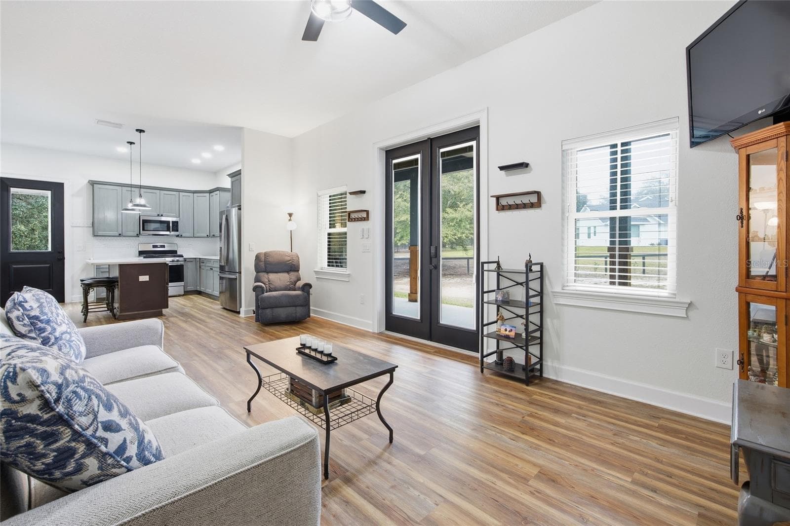 In Law living room - 12052 SE 101ST COURT RD, BELLEVIEW