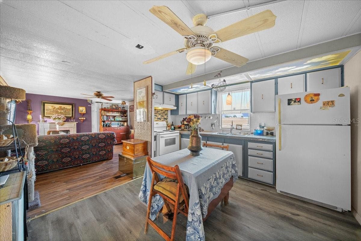 Mobile Home at 6250 SE 150TH AVE, MORRISTON, photo 12 of 50