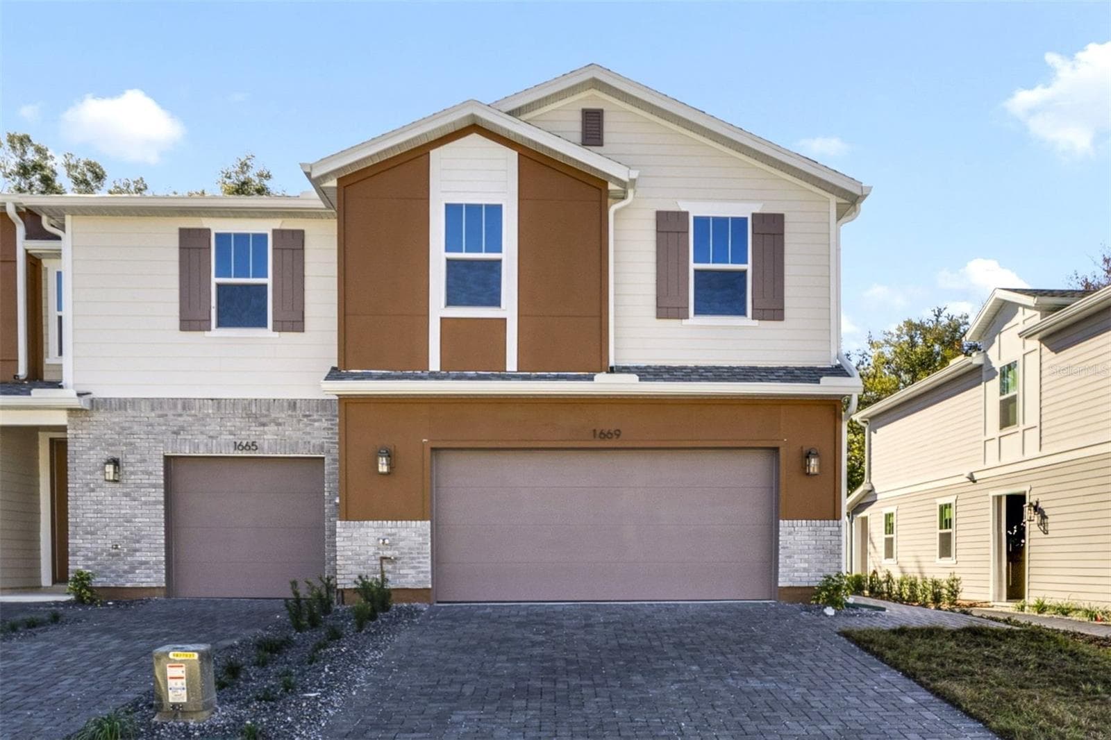 1669 GREENLEAF WOODS CV
