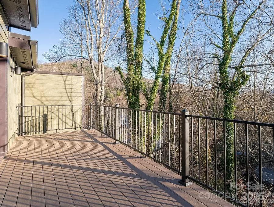 Townhouse at 17 Macallan Lane, Asheville, photo 29 of 30