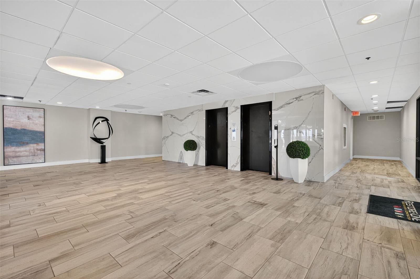 Lobby - 7600 BAYSHORE DR #902, TREASURE ISLAND