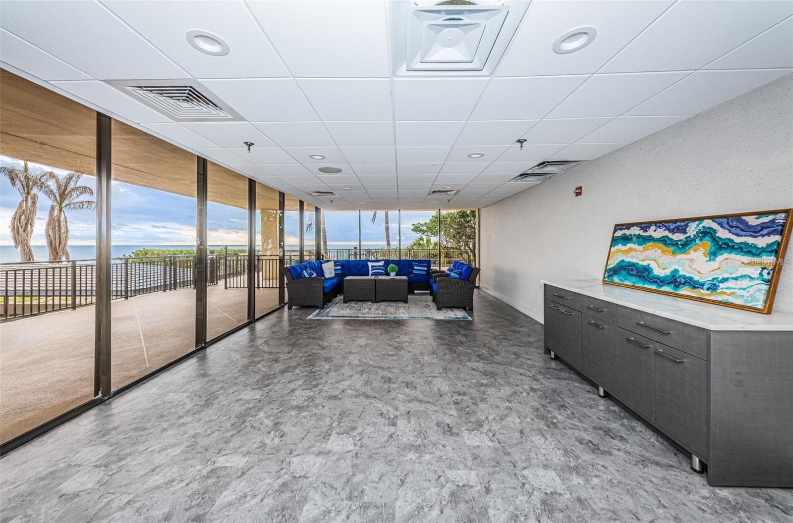 Social room - 7600 BAYSHORE DR #902, TREASURE ISLAND