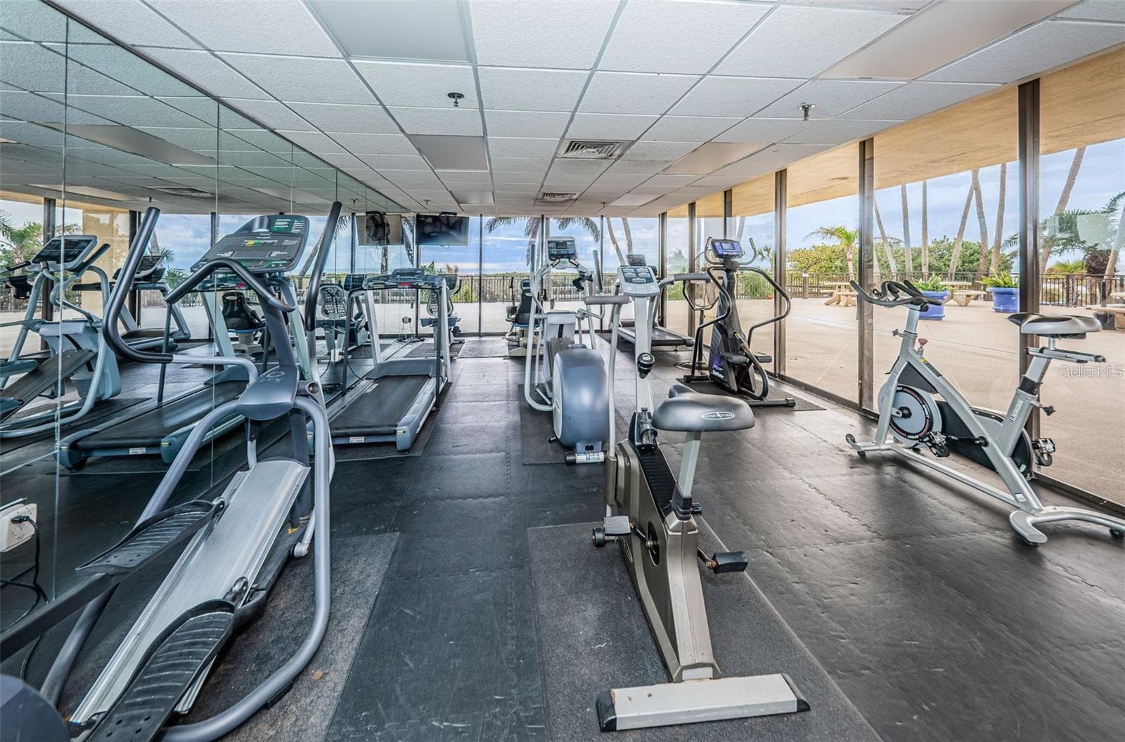 Fitness center - 7600 BAYSHORE DR #902, TREASURE ISLAND