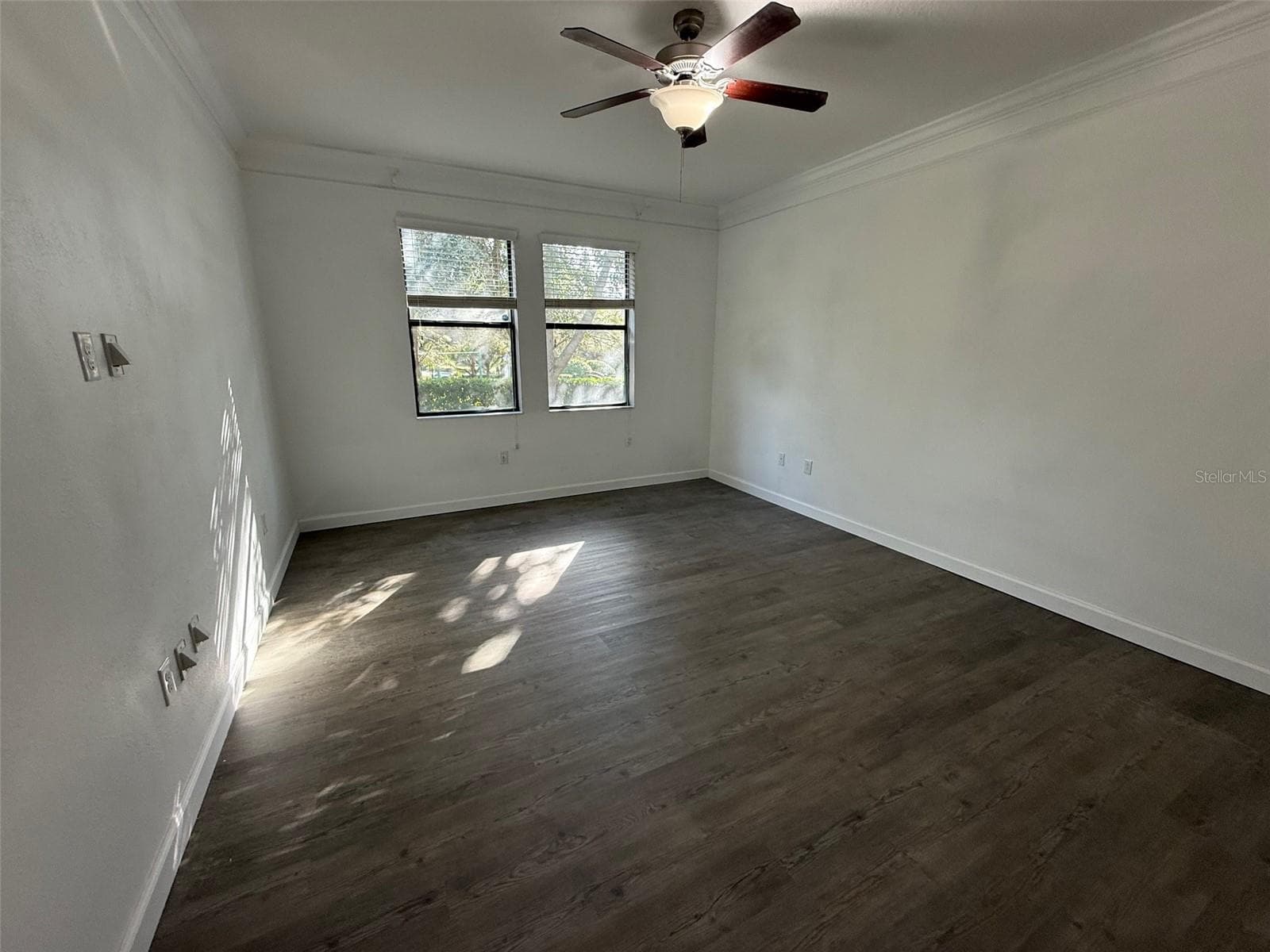 Single Family Residence at 950 TERRA VISTA ST, BRANDON, photo 6 of 17