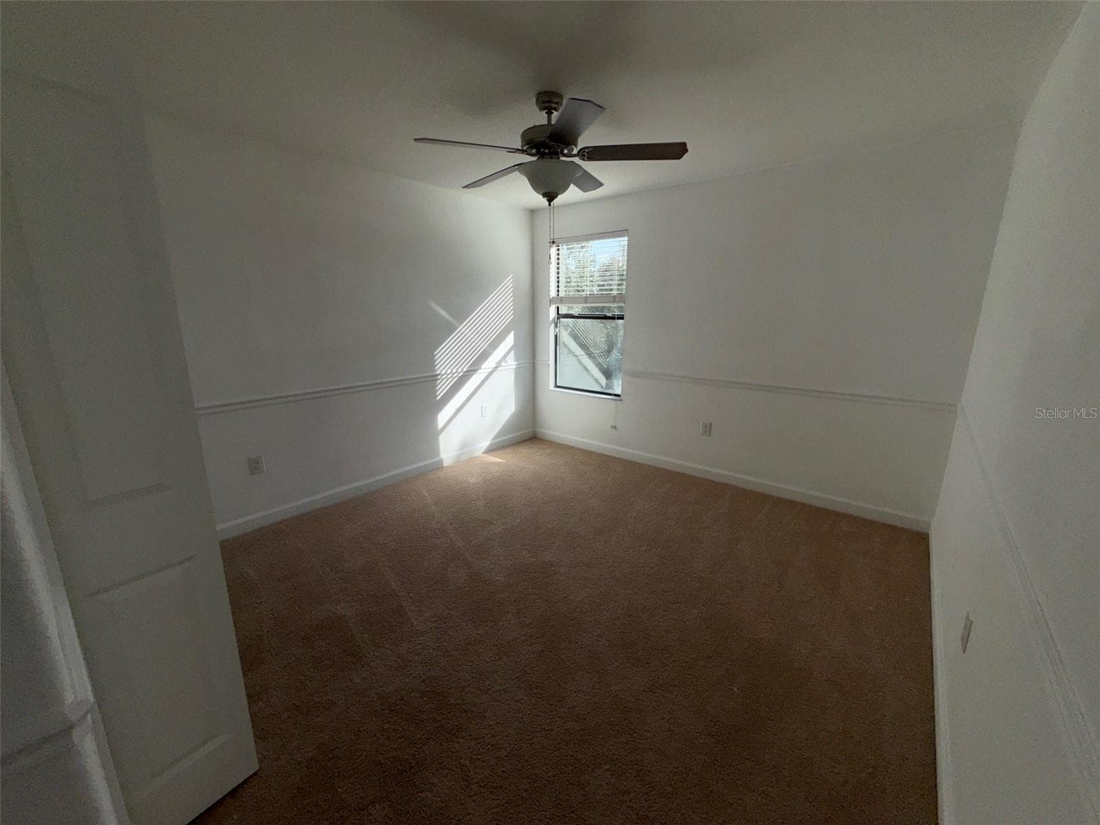 Single Family Residence at 950 TERRA VISTA ST, BRANDON, photo 9 of 17