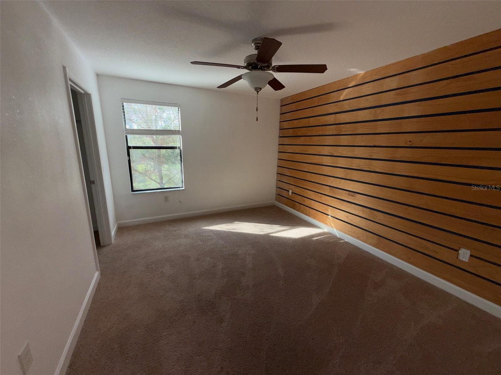 Single Family Residence at 950 TERRA VISTA ST, BRANDON, photo 11 of 17
