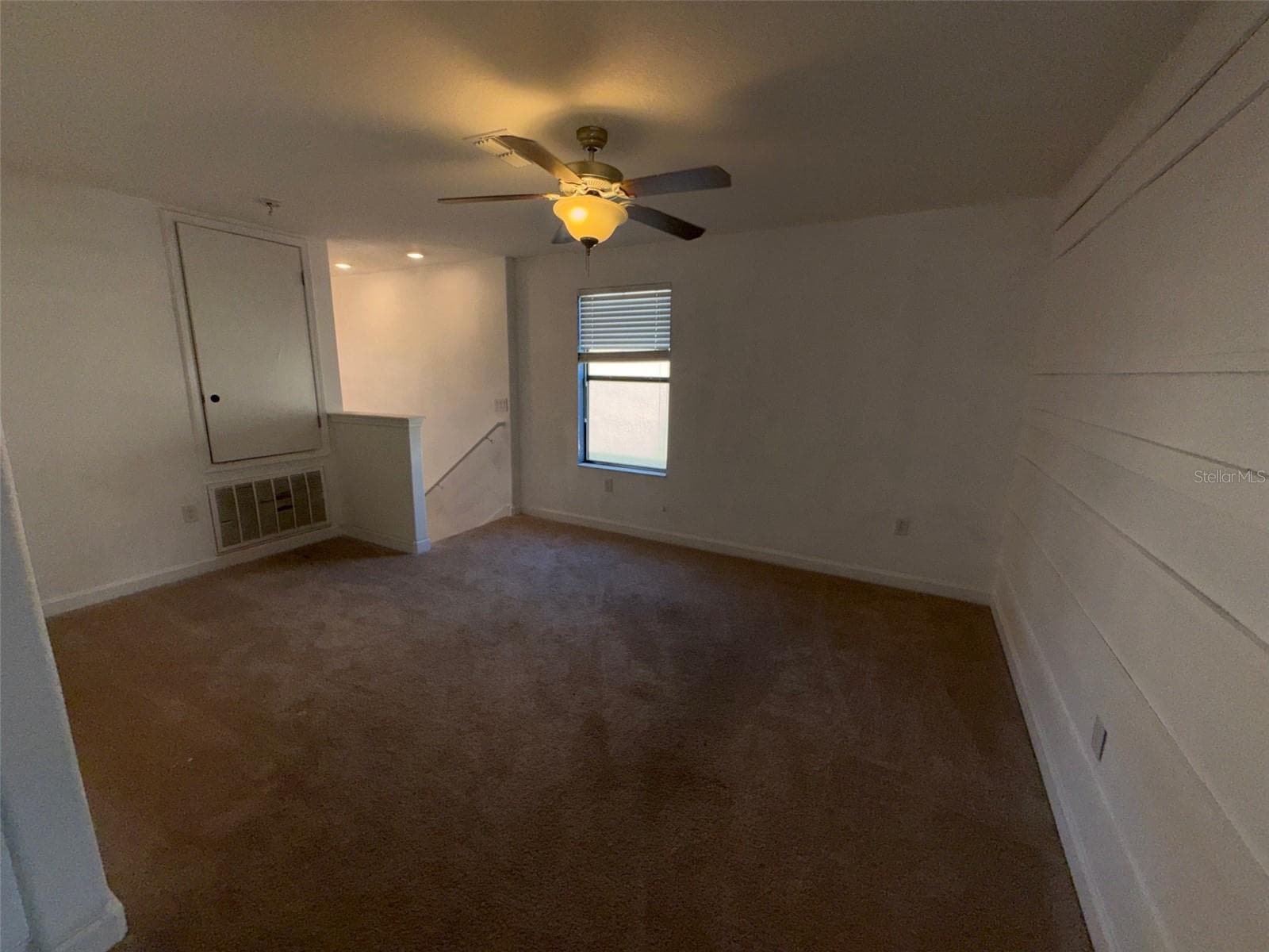 Single Family Residence at 950 TERRA VISTA ST, BRANDON, photo 15 of 17