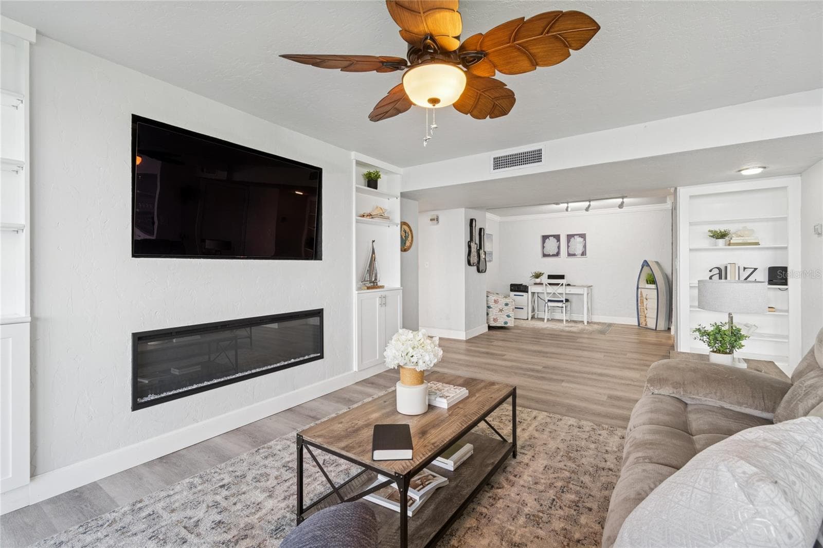 Condominium at 1 KEY CAPRI #101E, TREASURE ISLAND, photo 12 of 63