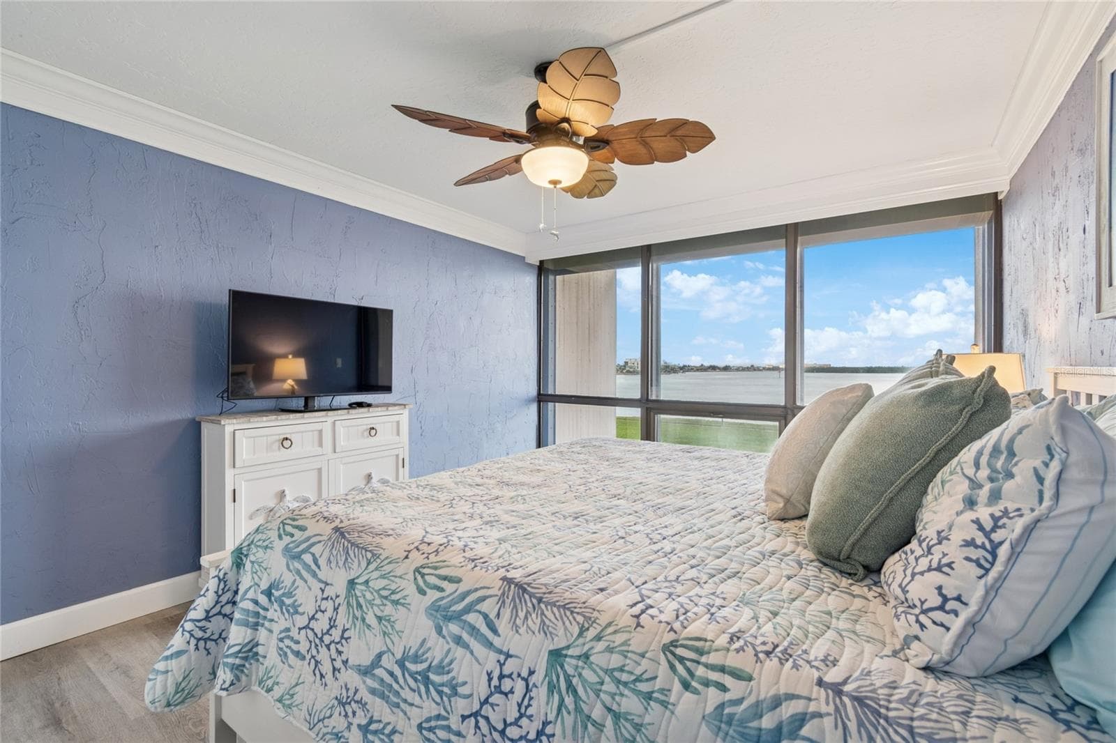 Condominium at 1 KEY CAPRI #101E, TREASURE ISLAND, photo 38 of 63