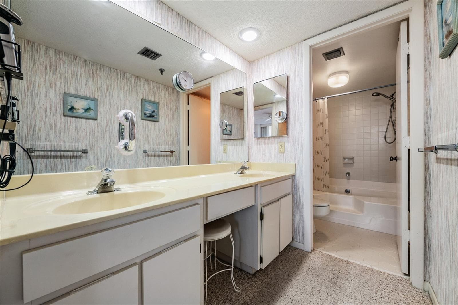 En Suite bath - 11590 SHIPWATCH DR #347, LARGO