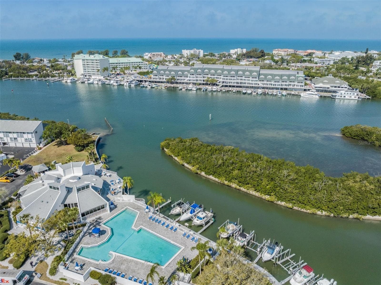 Resort style Pool - 11590 SHIPWATCH DR #347, LARGO
