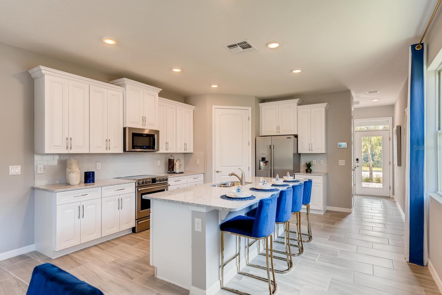 Single Family Residence at 3963 KENNEBUNK LOOP, MOUNT DORA, photo 2 of 39