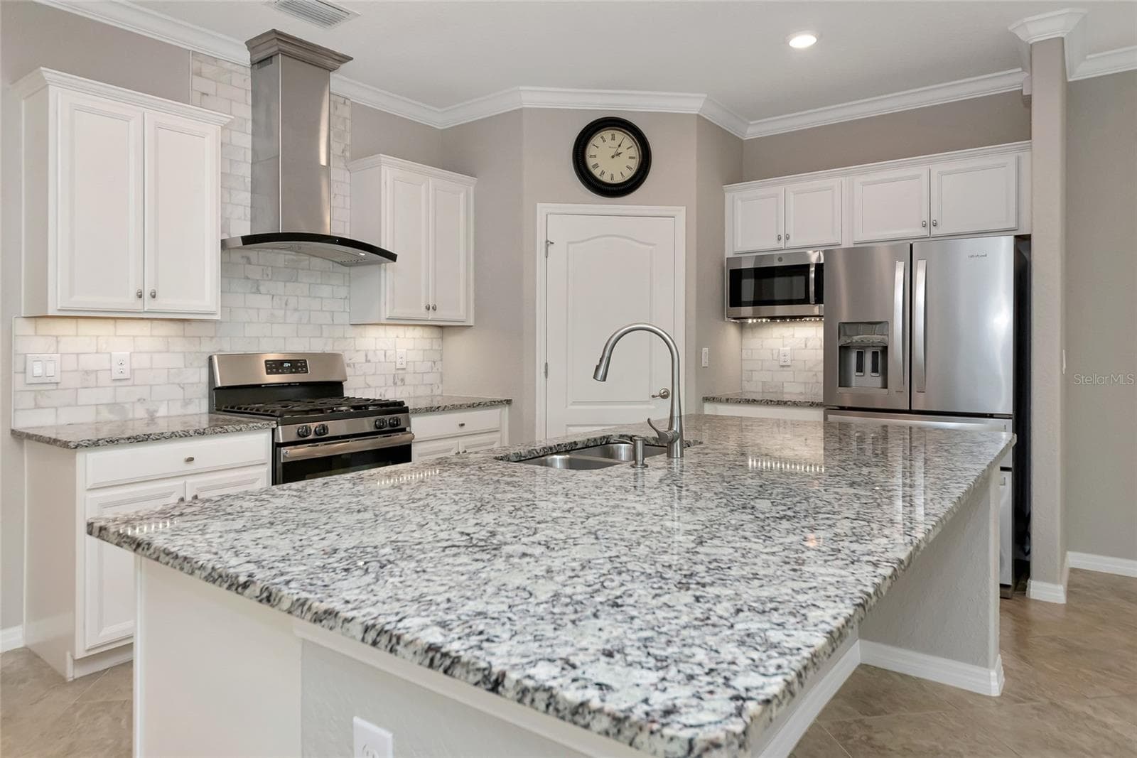 Granite counter tops - 10202 MARBELLA DR, BRADENTON