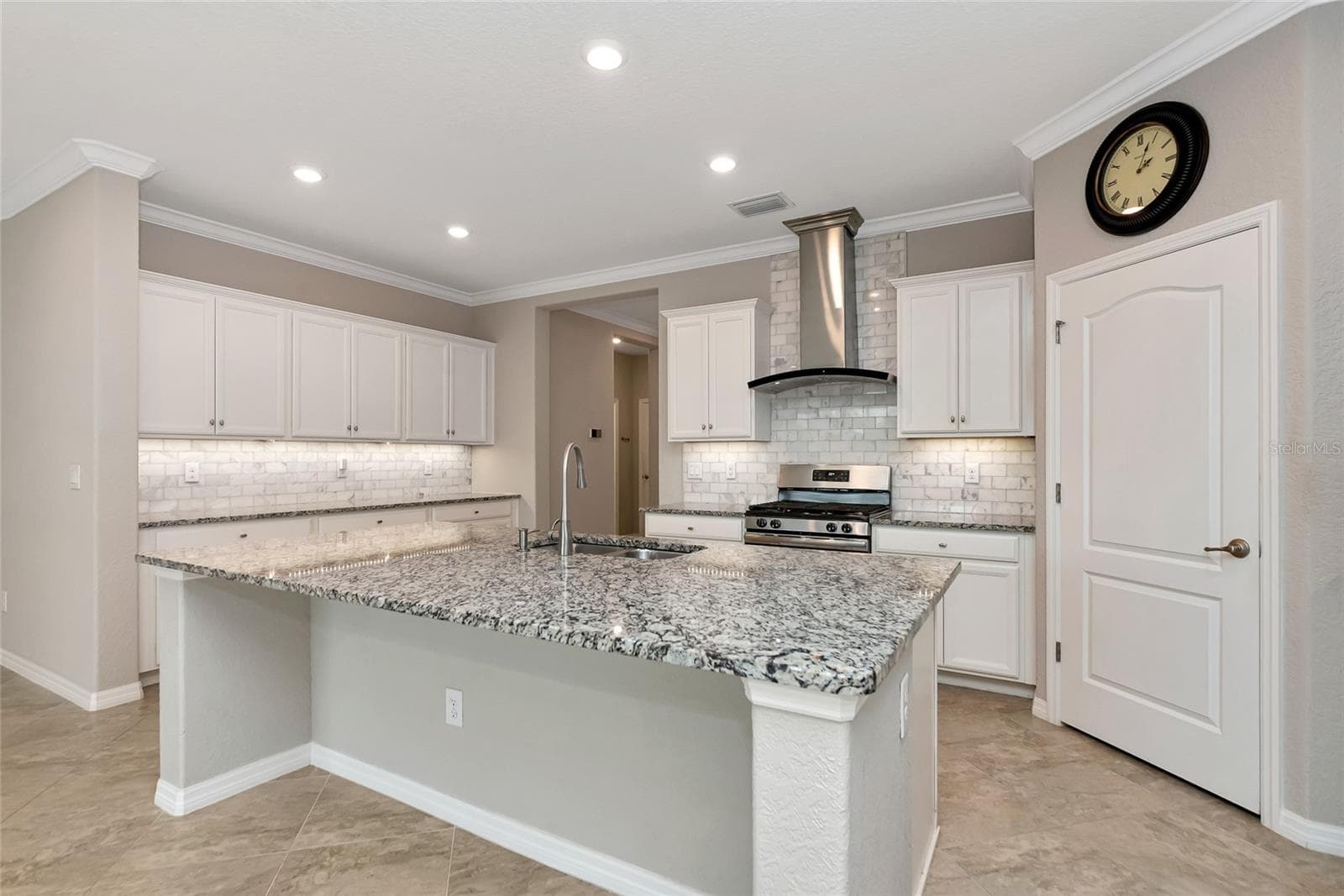 Single Family Residence at 10202 MARBELLA DR, BRADENTON, photo 16 of 68