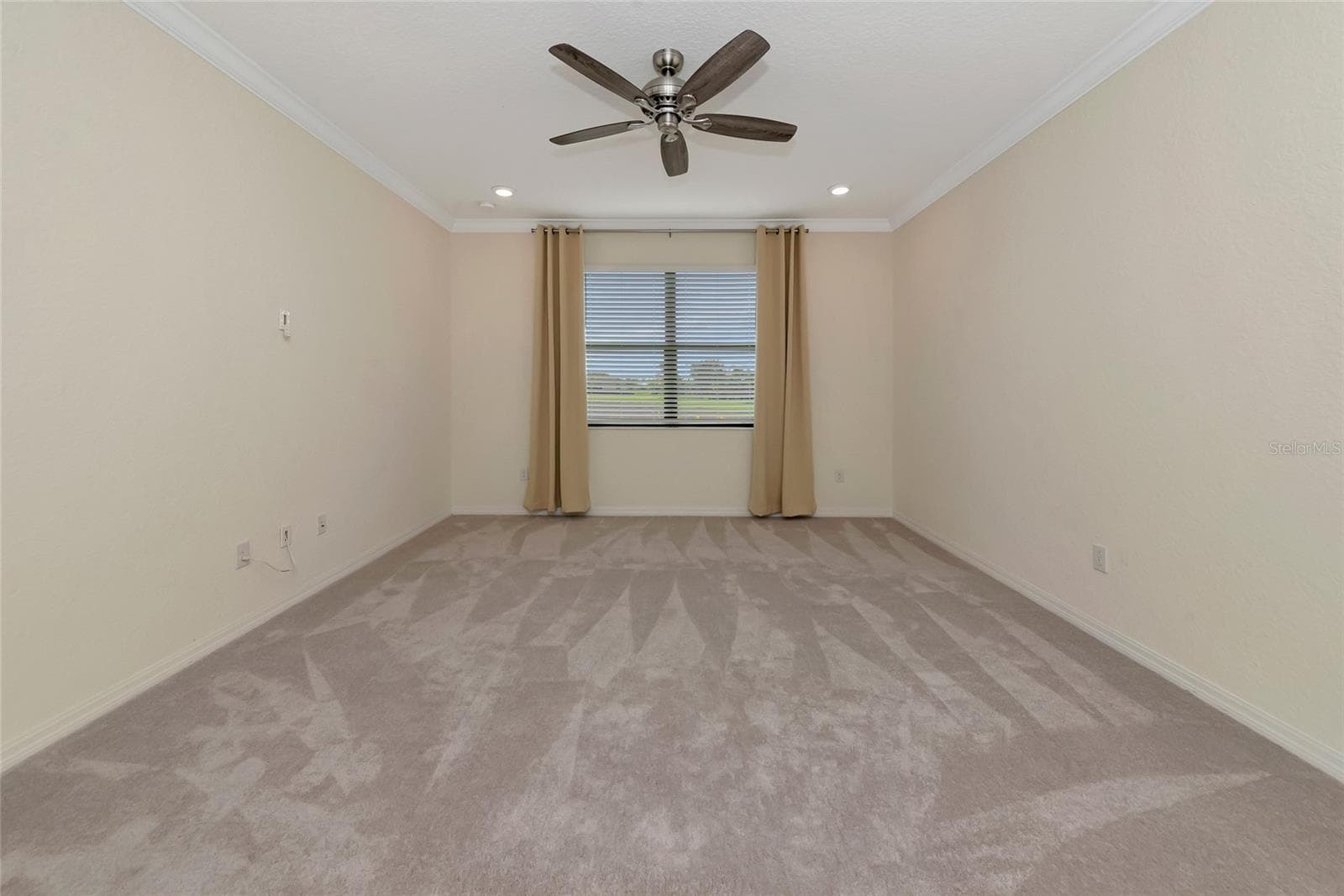 Den - 10202 MARBELLA DR, BRADENTON